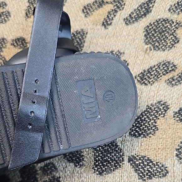 MIA Black Sandals with Adjustable Buckle and Thick Sole - Picture 7 of 7